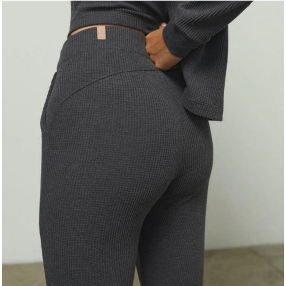 LUNYA Restore Thermal High Rise Legging - Picture 2 of 4